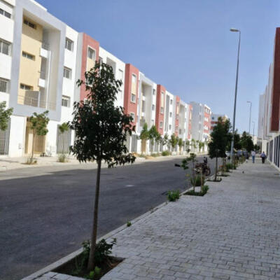 كراء الشقق الحبسية الكائنة بالمركب السكني والتجاري الحبسي المنزل 1 "المجمع GH 5" قبالة متجر KITEA طريق البحرايين طنجة